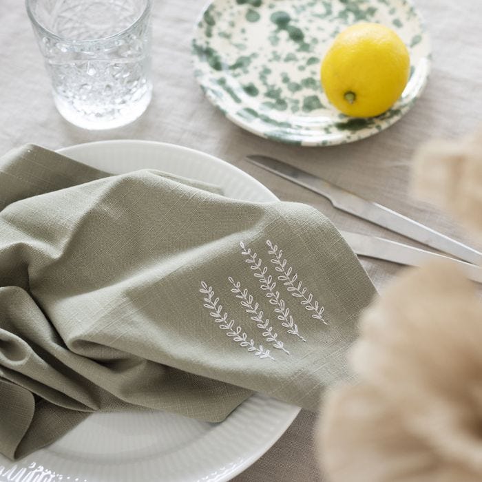Stofserviet med broderi