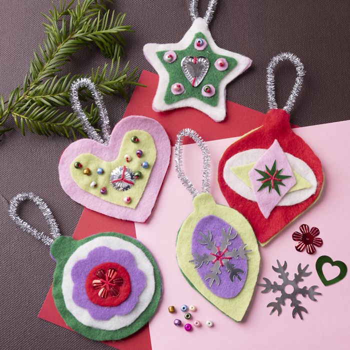 Christmas decorations with felt, beads and sequins