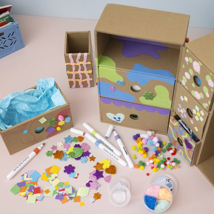 How to decorate your creativity station