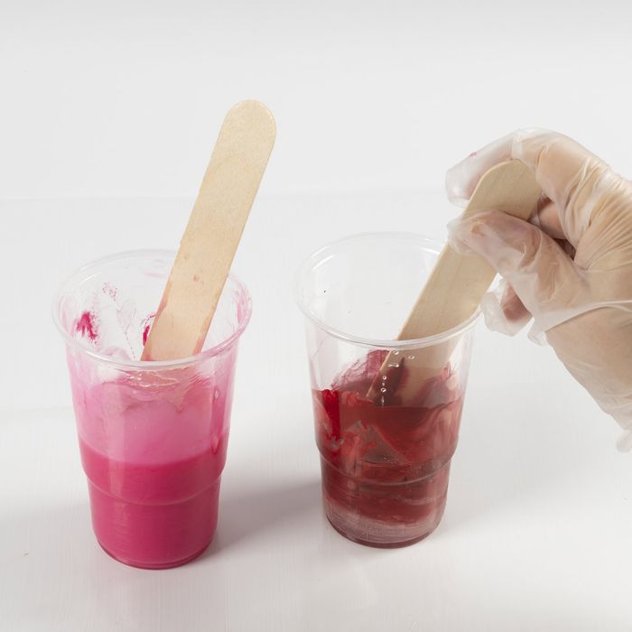 How to add colour to resin