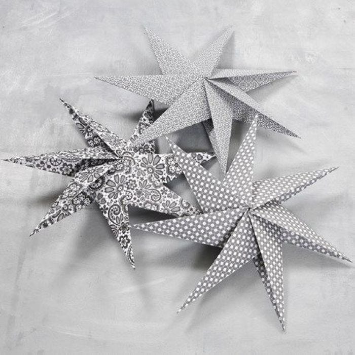 A Seven-Pointed Star made from Square Pieces of Paper