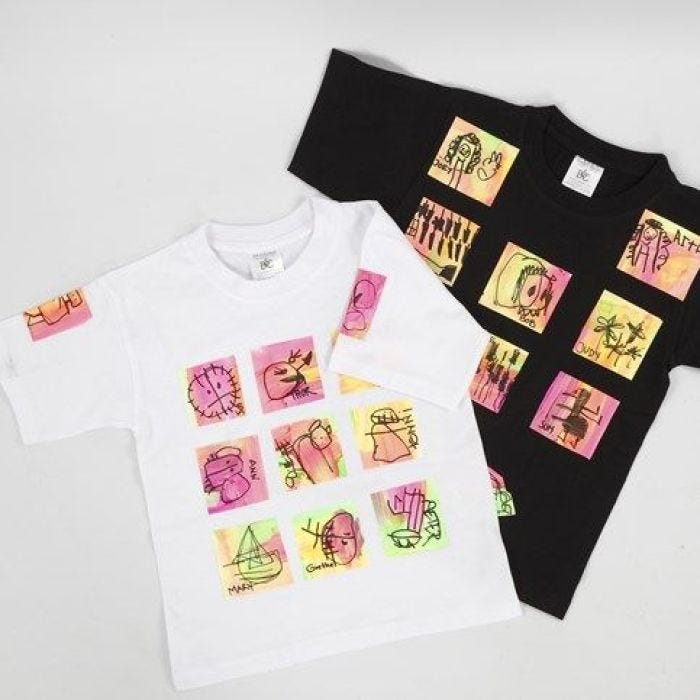 A T-Shirt with transfer-printed Pieces of Art