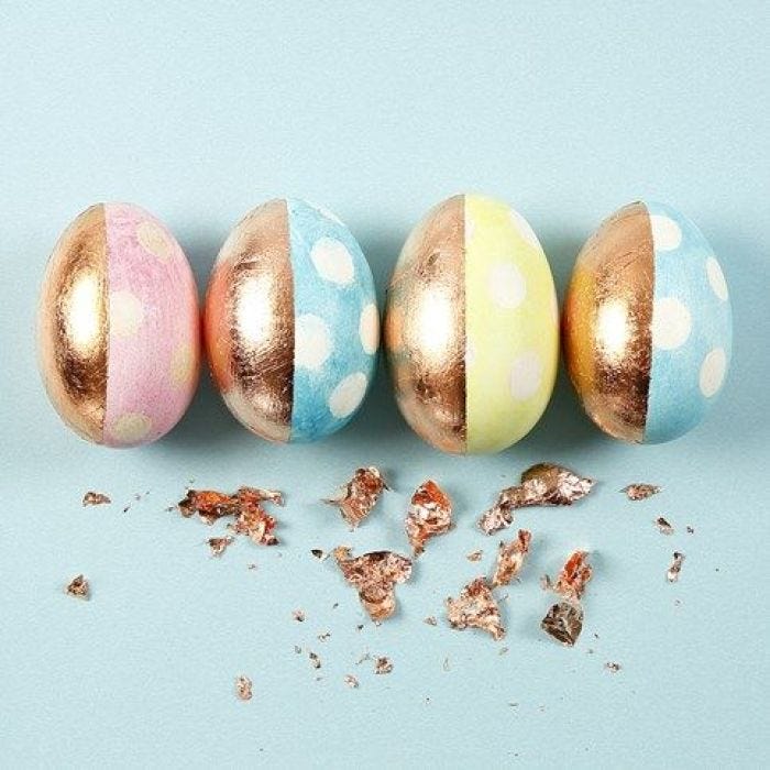 Pastel-coloured Eggs with Copper Decoration & white Dots