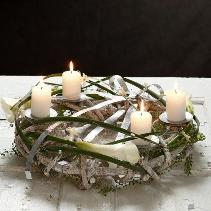 A natural Wreath for Pillar Candles with flat Bonsai Wire