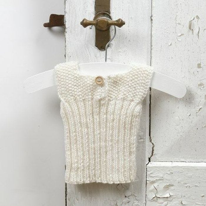 13936 Knitting for the Baby – a Vest made from soft Merino Wool Baby Yarn