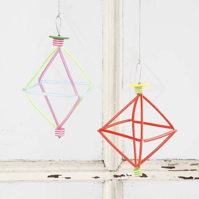 A Prism from Florist Wire, colourful Construction Straws & Beads