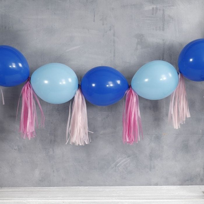 A Garland from connected Balloons and Tassels