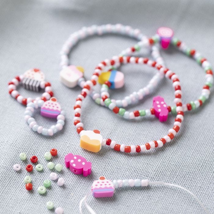 Bracelet and ring with rocaille seed beads and candy beads