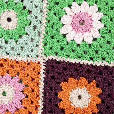 How to join granny squares using the zigzag crochet technique