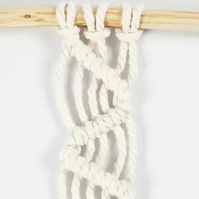 How to tie diagonal double half hitch macramé knots