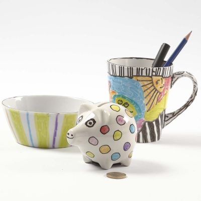 Porcelaine décorée avec des marqueurs
