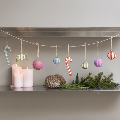 Colourful Christmas decorations made from papier-m&acirc;ch&eacute; pulp