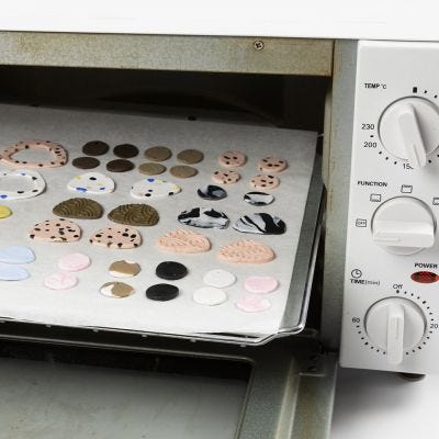 Sådan bager du vedhæng og perler i fine clay polymer