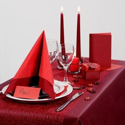 Party Inspiration with red Table Decorations etc.