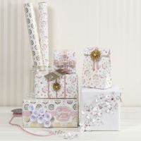 Gift Wrapping with Vivi Gade Materials in a romantic Design