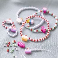 Bracelet and ring with rocaille seed beads and candy beads