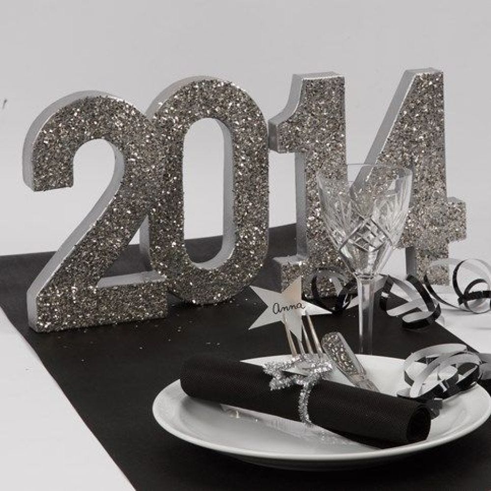 Glittering Decorations for the New Year's Table